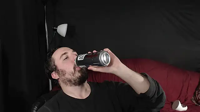 Snapshot of Metalstud chatting on December 21, 2024, 11:13 pm Metalstud online show from December 21, 2024, 11:13 pm