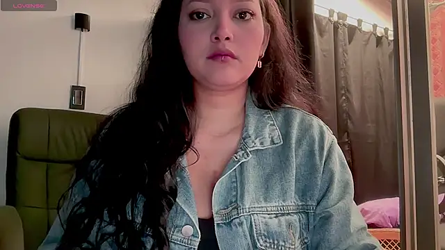 Snapshot of MarcellaGriffin chatting on June 8, 2026, 1:00 pm MarcellaGriffin online show from June 8, 2026, 1:00 pm