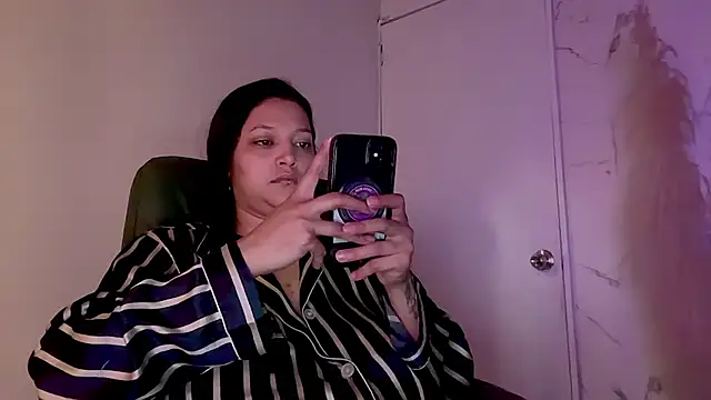 Snapshot of MarcellaGriffin chatting on June 29, 2026, 1:33 pm MarcellaGriffin online show from June 29, 2026, 1:33 pm