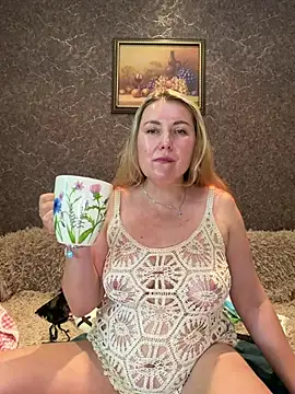 Snapshot of Katti_Kissa chatting on June 14, 2026, 10:06 am Katti Kissa online show from June 14, 2026, 10:06 am