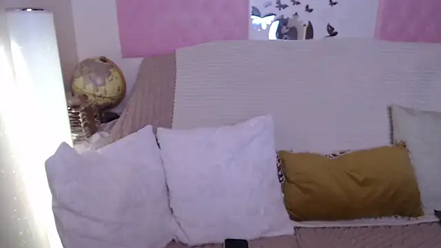 Snapshot of -carla- chatting on October 23, 2025, 4:56 am -carla- online show from October 23, 2025, 4:56 am