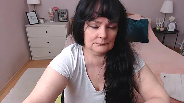 Snapshot of LeveMe2Nightt chatting on May 30, 2026, 12:02 pm LeveMe2Nightt online show from May 30, 2026, 12:02 pm