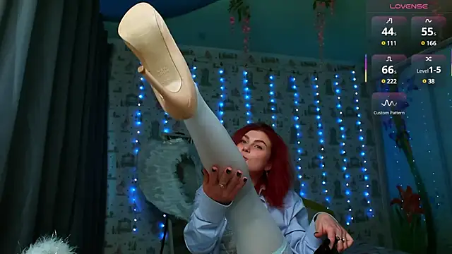 Snapshot of SmokyRose chatting on February 15, 2025, 2:22 pm SmokyRose online show from February 15, 2025, 2:22 pm