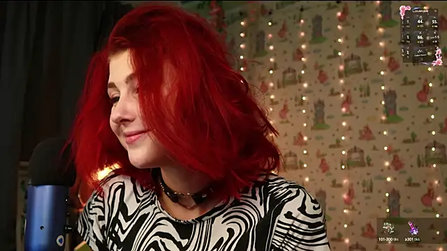 Snapshot of SmokyRose chatting on September 26, 2025, 12:20 pm SmokyRose online show from September 26, 2025, 12:20 pm