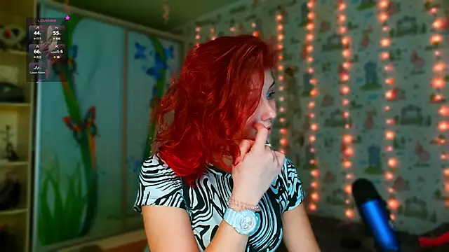 Snapshot of SmokyRose chatting on November 17, 2025, 12:00 pm SmokyRose online show from November 17, 2025, 12:00 pm