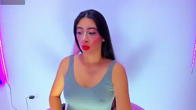 Snapshot of MeganWhite3 chatting on February 16, 2025, 12:52 am MeganWhite3 online show from February 16, 2025, 12:52 am