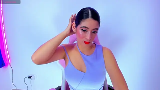 Snapshot of MeganWhite3 chatting on February 25, 2025, 6:03 am MeganWhite3 online show from February 25, 2025, 6:03 am