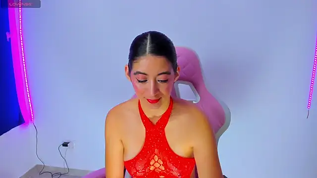 Snapshot of MeganWhite3 chatting on March 3, 2025, 6:04 am MeganWhite3 online show from March 3, 2025, 6:04 am