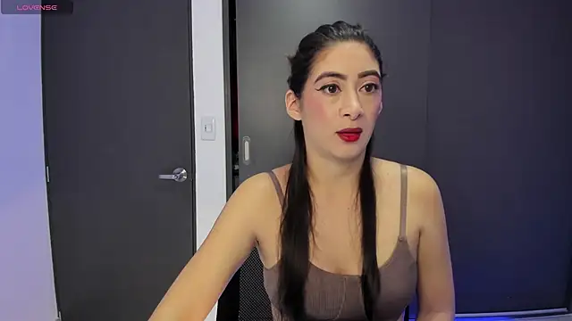 Snapshot of MeganWhite3 chatting on October 24, 2025, 2:52 am MeganWhite3 online show from October 24, 2025, 2:52 am