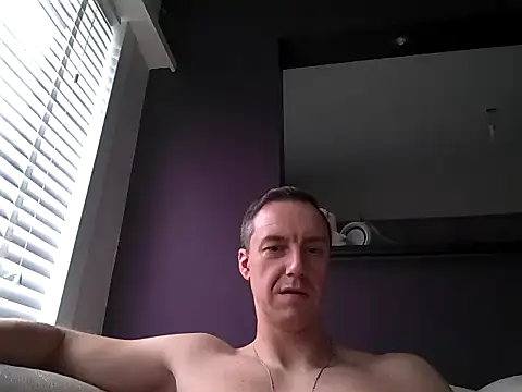 Snapshot of ploki2180 chatting on February 9, 2025, 3:01 pm ploki2180 online show from February 9, 2025, 3:01 pm