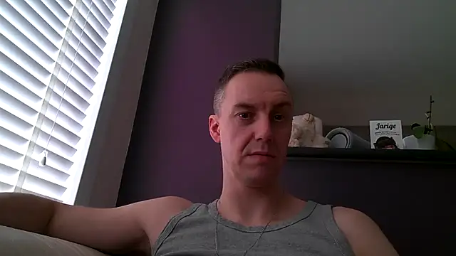 Snapshot of ploki2180 chatting on March 15, 2025, 11:19 am ploki2180 online show from March 15, 2025, 11:19 am