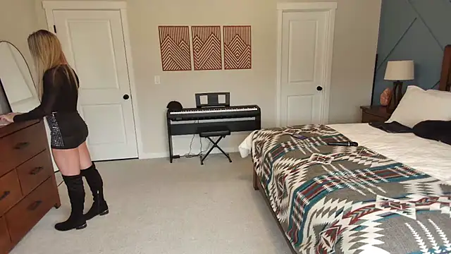 Snapshot of xxyourgirlblair chatting on December 6, 2024, 8:07 pm xxyourgirlblair online show from December 6, 2024, 8:07 pm