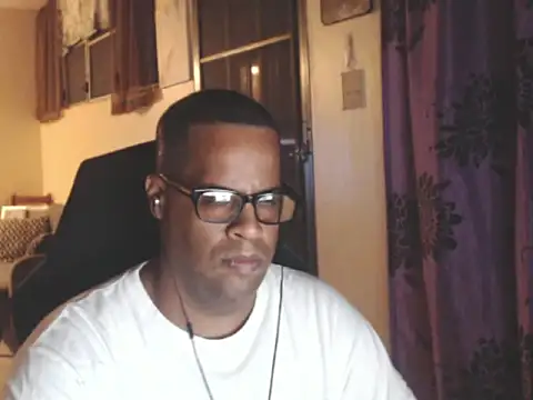 thesugar32 online show from November 4, 2025, 1:59 am