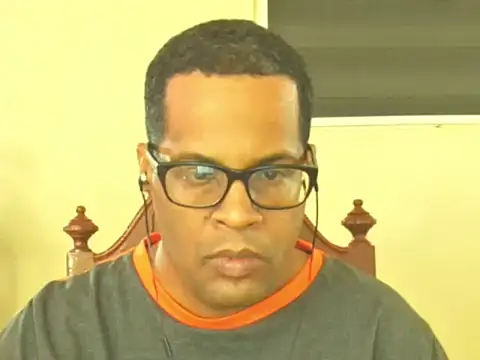 thesugar32 online show from November 23, 2025, 1:44 pm