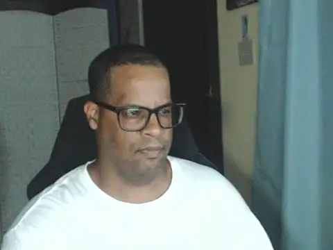 Snapshot of thesugar32 chatting on June 21, 2026, 3:42 am thesugar32 online show from June 21, 2026, 3:42 am