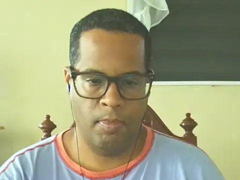 Snapshot of thesugar32 chatting on August 3, 2026, 12:32 pm thesugar32 online show from August 3, 2026, 12:32 pm
