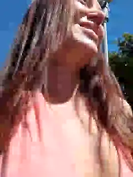 Snapshot of LilliThelo chatting on January 4, 2025, 8:17 am LilliThelo online show from January 4, 2025, 8:17 am