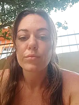 Snapshot of LilliThelo chatting on February 23, 2025, 1:32 pm LilliThelo online show from February 23, 2025, 1:32 pm