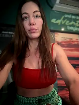 Snapshot of LilliThelo chatting on October 1, 2025, 1:00 am LilliThelo online show from October 1, 2025, 1:00 am