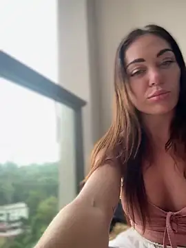 Snapshot of LilliThelo chatting on October 15, 2025, 6:57 am LilliThelo online show from October 15, 2025, 6:57 am