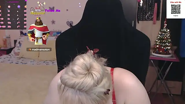 Snapshot of MissLexyGold chatting on December 19, 2024, 5:50 pm MissLexyGold online show from December 19, 2024, 5:50 pm