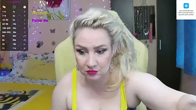 Snapshot of MissLexyGold chatting on October 18, 2025, 2:07 pm MissLexyGold online show from October 18, 2025, 2:07 pm