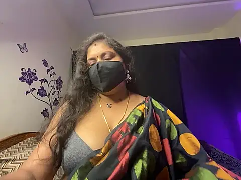 Snapshot of Love_4Sex chatting on June 23, 2026, 6:33 am Love 4Sex online show from June 23, 2026, 6:33 am