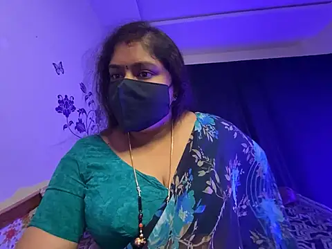 Snapshot of Love_4Sex chatting on June 24, 2026, 5:17 am Love 4Sex online show from June 24, 2026, 5:17 am