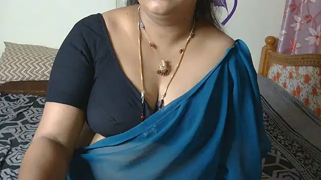 Snapshot of Love_4Sex chatting on August 5, 2026, 5:21 am Love 4Sex online show from August 5, 2026, 5:21 am