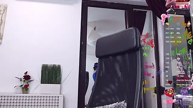 Snapshot of LexyRene chatting on November 14, 2025, 9:24 pm LexyRene online show from November 14, 2025, 9:24 pm