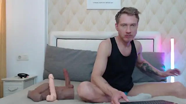 JessicaSteve online show from March 12, 2026, 9:37 am