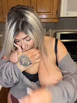 Snapshot of LittleMissEeve chatting on November 24, 2025, 9:25 pm LittleMissEeve online show from November 24, 2025, 9:25 pm