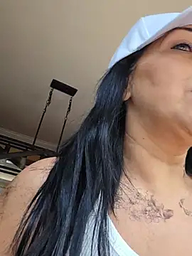 Snapshot of LittleMissEeve chatting on June 7, 2026, 4:33 pm LittleMissEeve online show from June 7, 2026, 4:33 pm