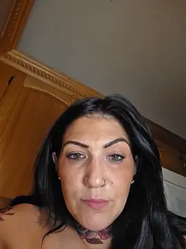Snapshot of LittleMissEeve chatting on June 12, 2026, 3:49 am LittleMissEeve online show from June 12, 2026, 3:49 am