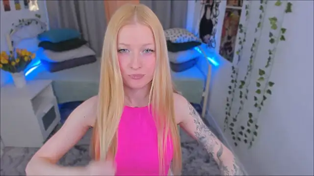 Snapshot of Laly_Peach chatting on January 12, 2025, 3:57 pm Laly Peach online show from January 12, 2025, 3:57 pm