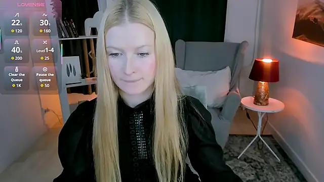 Snapshot of Laly_Peach chatting on November 3, 2025, 11:00 am Laly Peach online show from November 3, 2025, 11:00 am