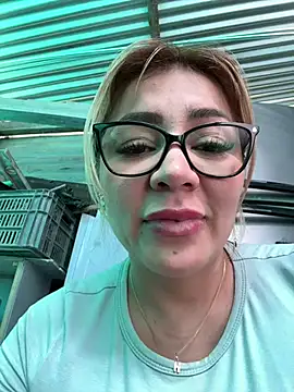 Snapshot of DIANITA_1988 chatting on December 31, 2024, 5:29 pm DIANITA 1988 online show from December 31, 2024, 5:29 pm