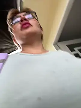 Snapshot of DIANITA_1988 chatting on December 31, 2024, 9:17 pm DIANITA 1988 online show from December 31, 2024, 9:17 pm