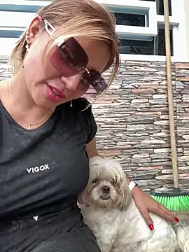 Snapshot of DIANITA_1988 chatting on January 1, 2025, 6:49 pm DIANITA 1988 online show from January 1, 2025, 6:49 pm