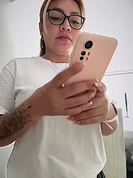 Snapshot of DIANITA_1988 chatting on January 16, 2025, 3:02 pm DIANITA 1988 online show from January 16, 2025, 3:02 pm