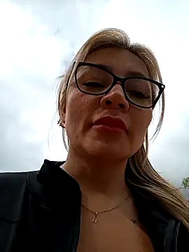 Snapshot of DIANITA_1988 chatting on February 10, 2025, 8:00 pm DIANITA 1988 online show from February 10, 2025, 8:00 pm