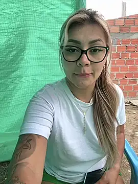 Snapshot of DIANITA_1988 chatting on March 13, 2025, 6:34 pm DIANITA 1988 online show from March 13, 2025, 6:34 pm