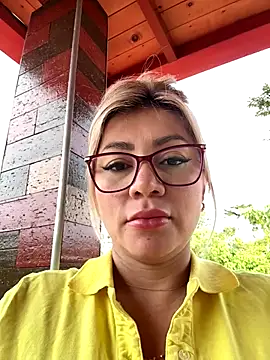 Snapshot of DIANITA_1988 chatting on September 27, 2025, 12:21 pm DIANITA 1988 online show from September 27, 2025, 12:21 pm