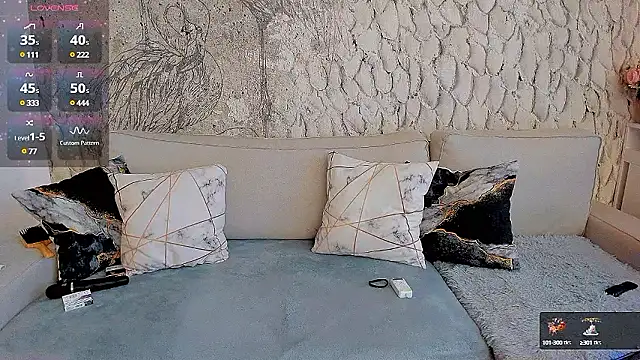  MarryGirl  online show from December 8, 2024, 2:30 pm