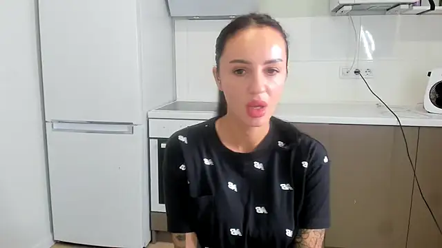 Your Masha online show from December 21, 2025, 8:43 am