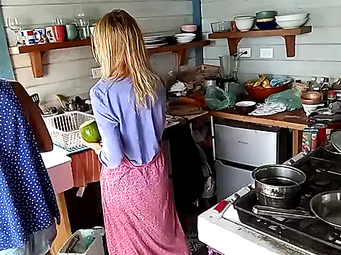 Snapshot of Luna-Natural chatting on January 10, 2025, 3:06 pm Luna-Natural online show from January 10, 2025, 3:06 pm