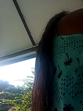 Snapshot of Luna-Natural chatting on January 31, 2025, 8:33 pm Luna-Natural online show from January 31, 2025, 8:33 pm