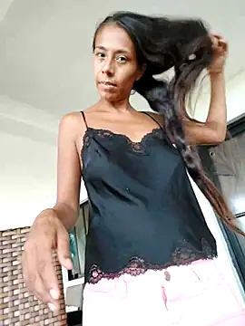 Snapshot of Luna-Natural chatting on December 13, 2025, 8:36 pm Luna-Natural online show from December 13, 2025, 8:36 pm