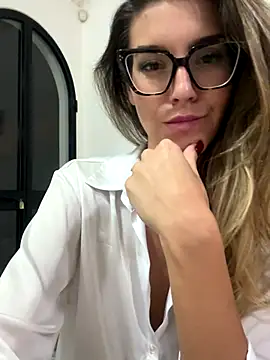 nicole 98 online show from December 3, 2025, 10:41 pm