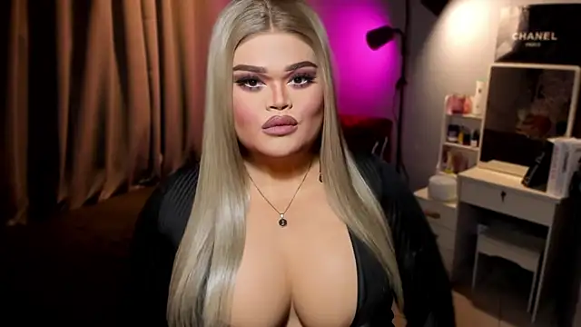 Snapshot of KarolinaThompson chatting on December 3, 2024, 9:45 pm KarolinaThompson online show from December 3, 2024, 9:45 pm